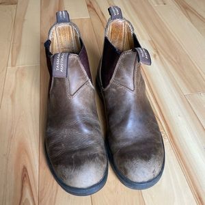 Mens Blundstones size 8 (US size)